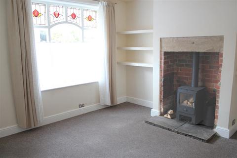 2 bedroom terraced house to rent, Rose Avenue, LS18