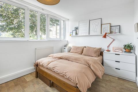 2 bedroom maisonette for sale, Pownall Road, London, E8