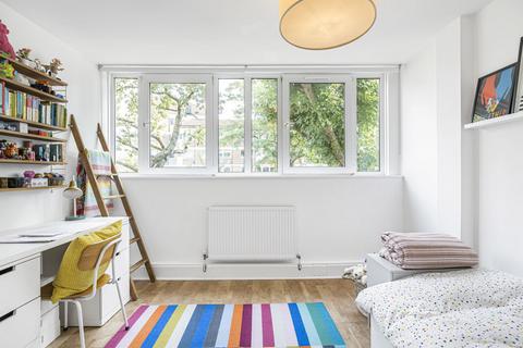 2 bedroom maisonette for sale, Pownall Road, London, E8