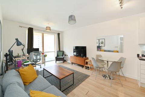 2 bedroom flat to rent, Sherrington Court, London E16