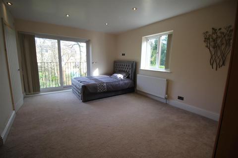 1 bedroom in a house share to rent, Coniston Grove, Heaton, Bradford