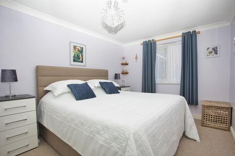 2 bedroom flat for sale, Folkestone Road, Dover, CT17