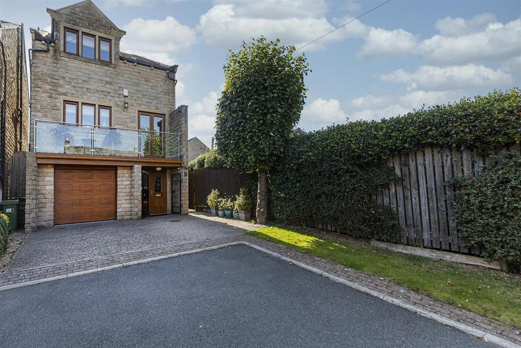 Long Lane, Honley, Holmfirth 4 bed detached house for sale £425,000