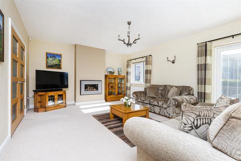 4 bedroom detached house for sale, Long Lane, Honley, Holmfirth