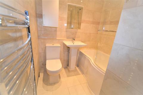 2 bedroom ground floor flat for sale, Derby Road, London, E18