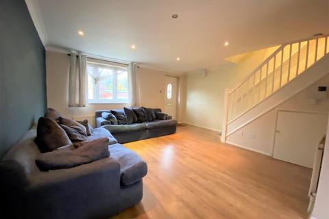 3 bedroom semi-detached house for sale, Tom Nolan Close, London, E15