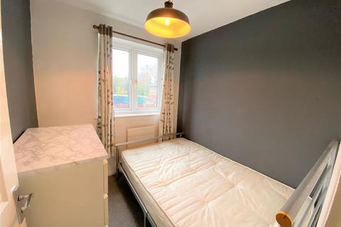5 Tom Nolan Close, London, E15 3AU