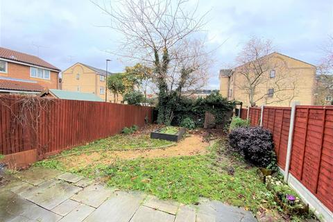 5 Tom Nolan Close, London, E15 3AU