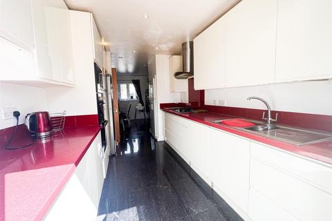 36 Corn Way, London, E11 4YF
