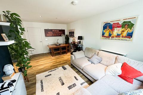 2 bedroom apartment for sale, Track Street, Riders Tower, E17