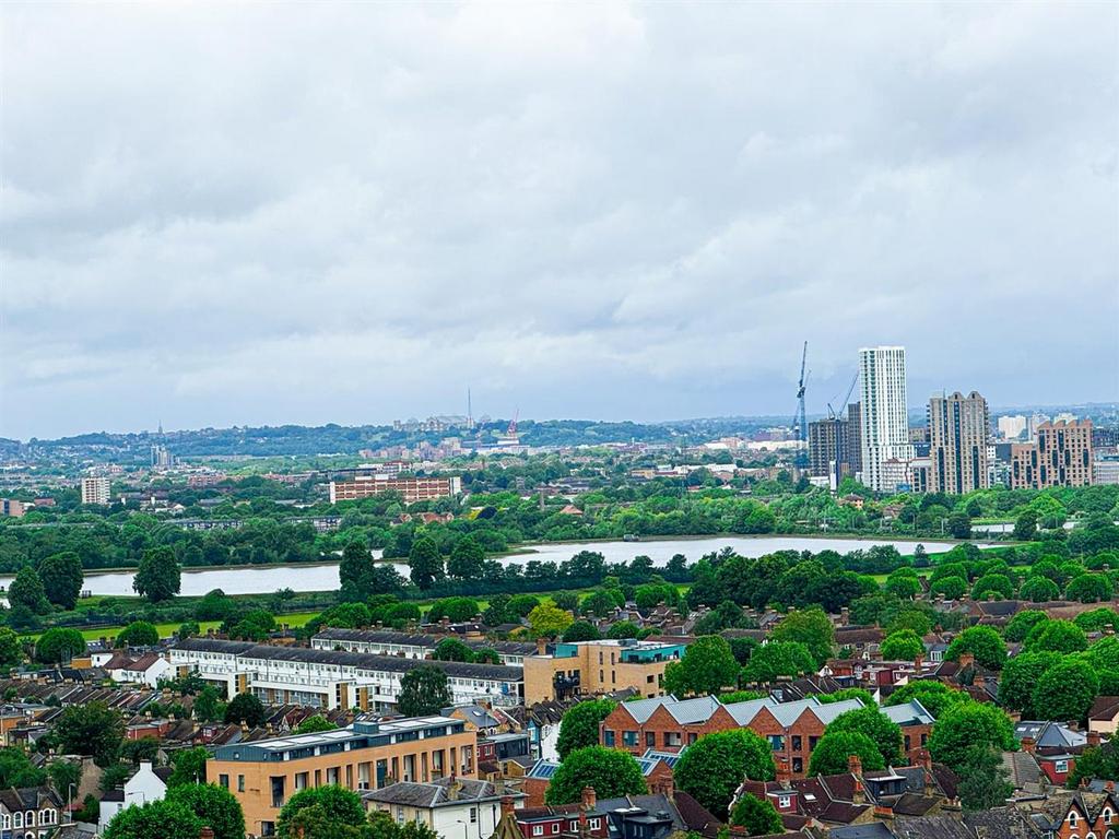 Riders Tower E17