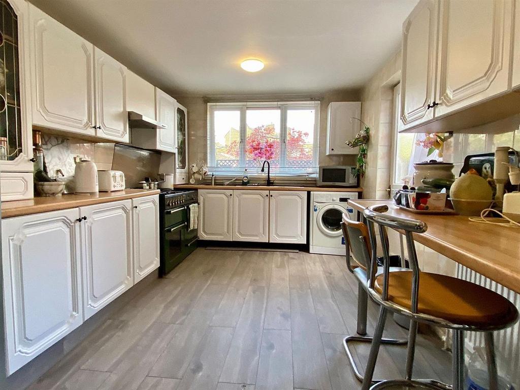 18, Hartland Road London, E15