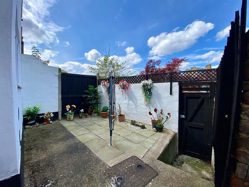 18, Hartland Road London, E15