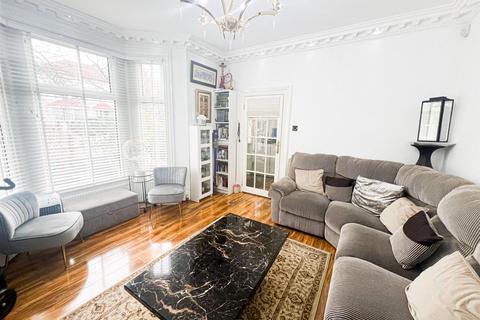 6 bedroom terraced house for sale, Durham Road, London, E12