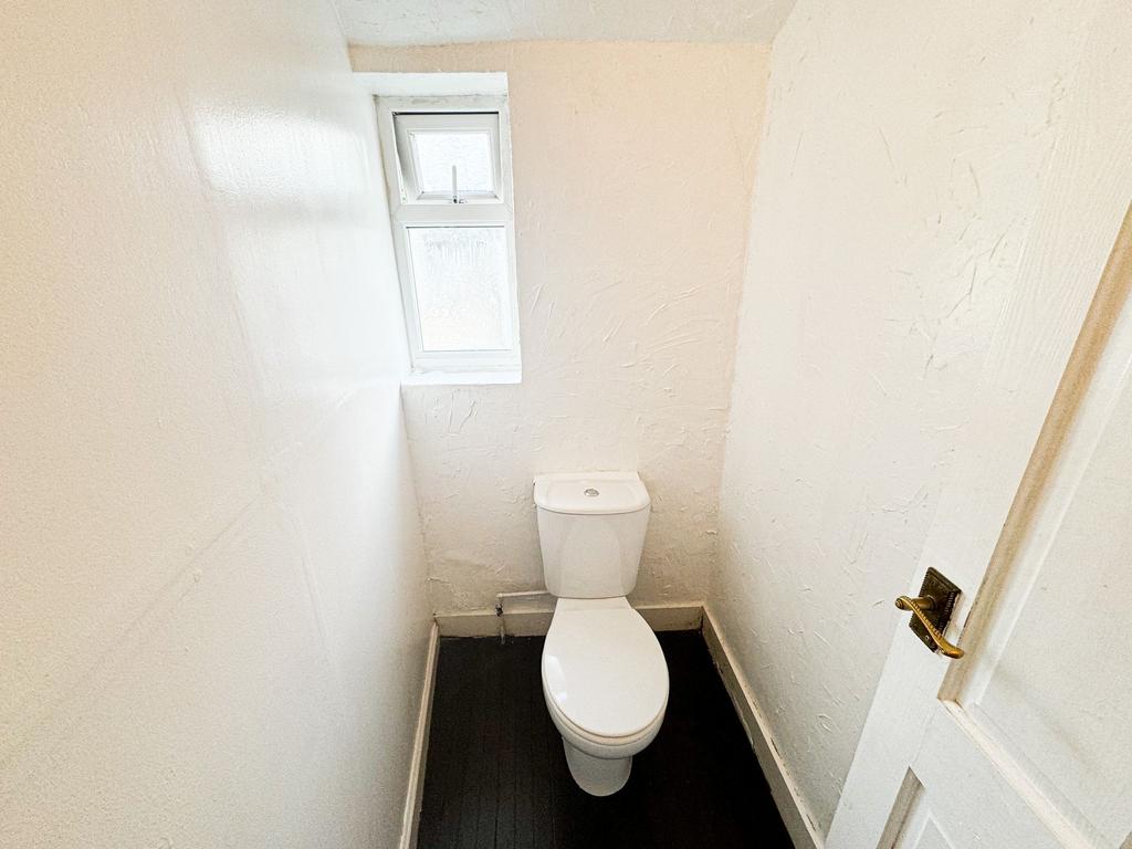 325 Cann Hall Road E11