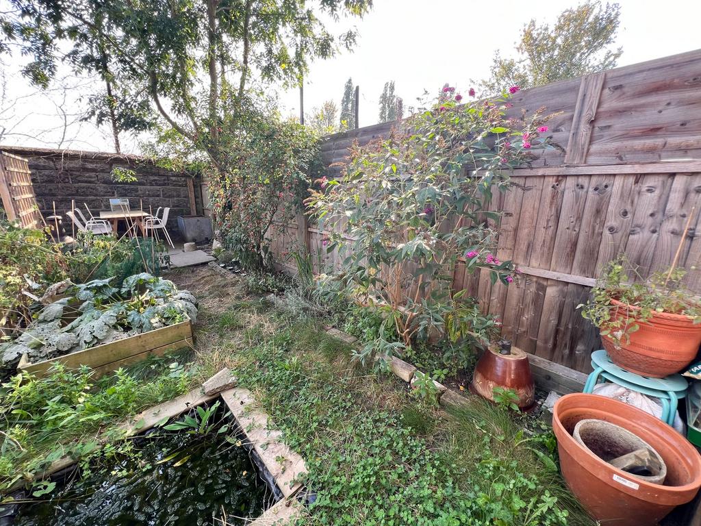Clementina Road E10