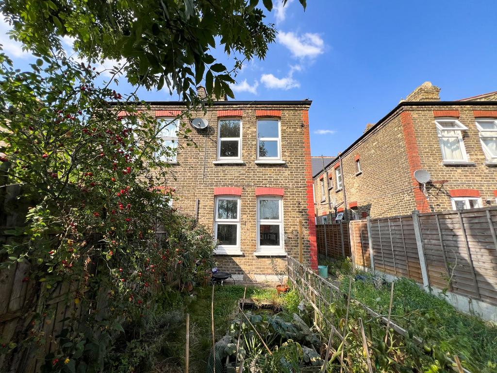 Clementina Road E10