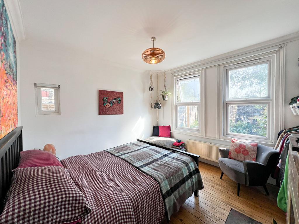 Clementina Road E10