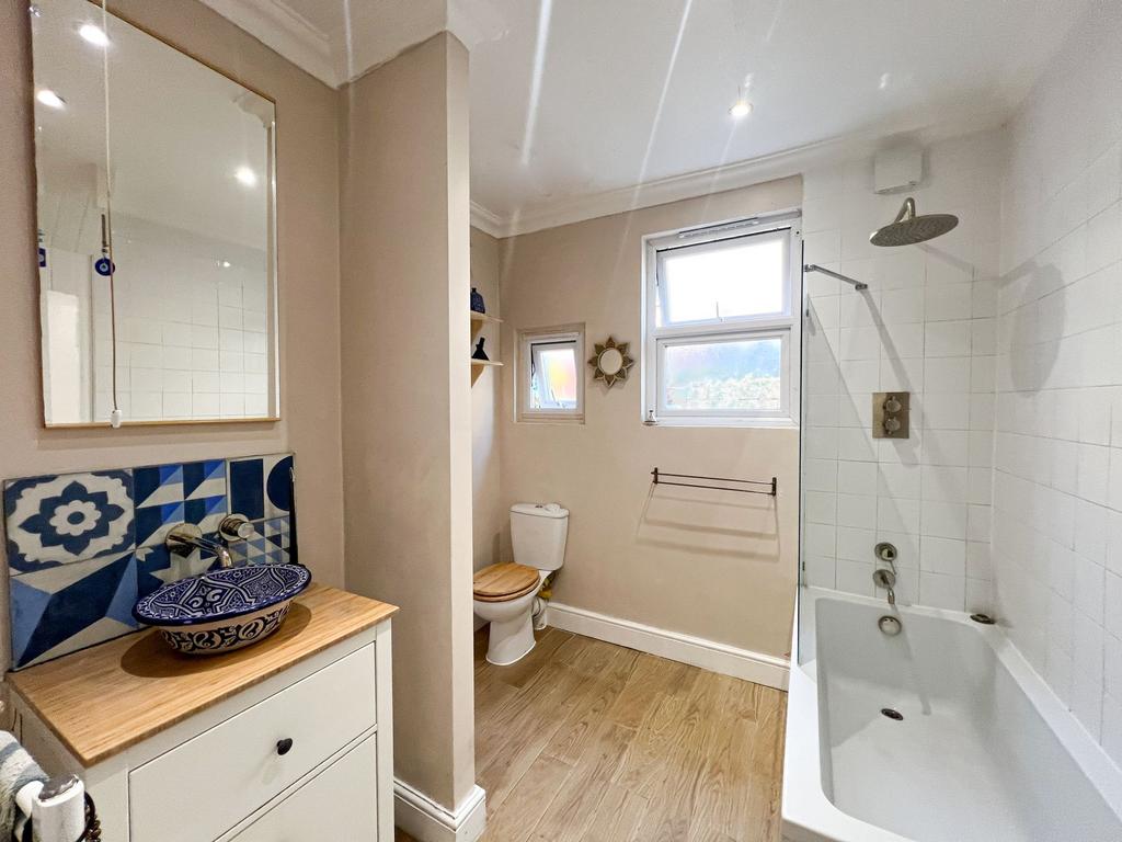 Clementina Road E10