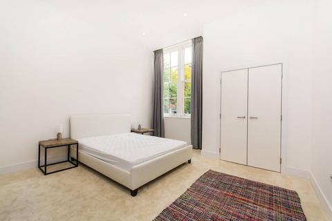 2 bedroom flat to rent, Hyde Lane, Battersea, London, SW11