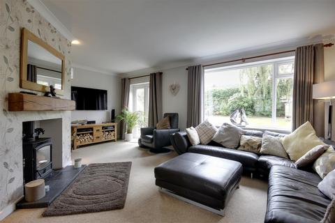 4 bedroom detached house for sale, The Vale, Kirk Ella