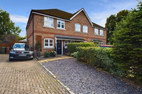 3 bedroom end of terrace house for sale, Siareys Close, Chinnor OX39