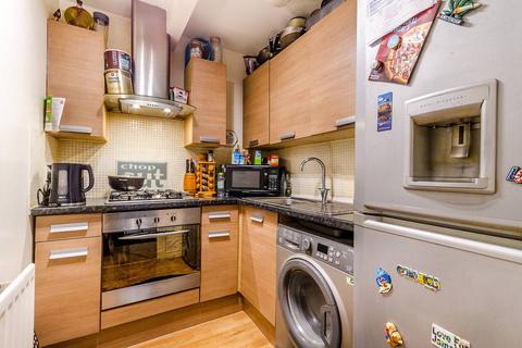 2 bedroom flat for sale, Walters Road, South Norwood, London, SE25