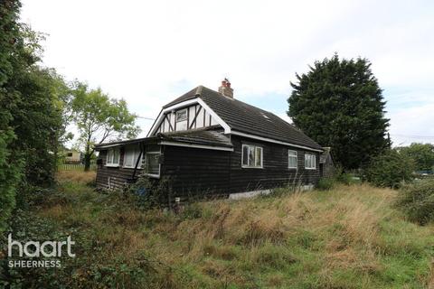 4 bedroom bungalow for sale, Oak Lane, Sheerness