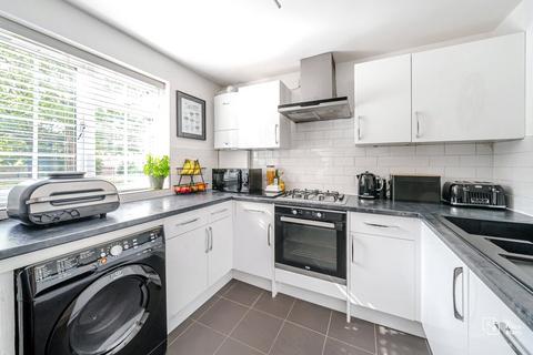 37 Hanson Close, Beckenham, BR3 1WJ