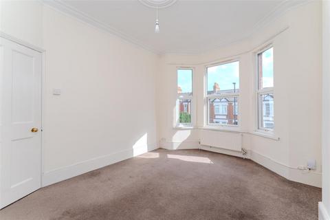 3 bedroom maisonette for sale, Greenford Avenue, Hanwell