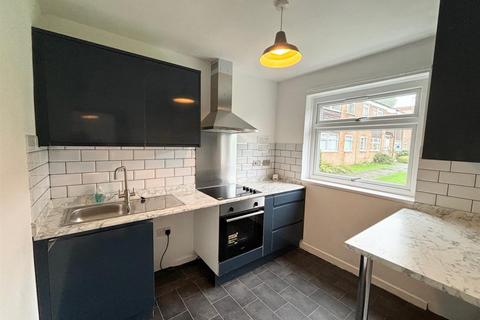 2 bedroom flat to rent, St. Patricks Close, Kings Heath, Birmingham