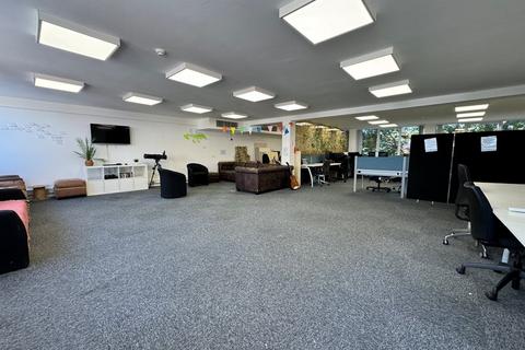 Office to rent, Second & Third Floors Internet House, 33 Kingston Crescent, Portsmouth, PO2 8AA