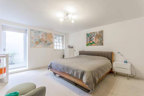 3 bedroom maisonette for sale, Aylward Street, Stepney, London, E1