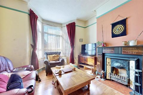 4 bedroom terraced house for sale, Balfour Road, Ilford, IG1