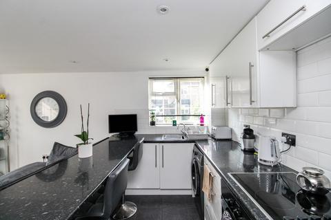 1 bedroom end of terrace house for sale, Church Green, Shoreham-by-sea, West Sussex. BN43 6JU