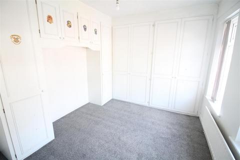 2 bedroom terraced house to rent, Poolbank Road, Middleton M24