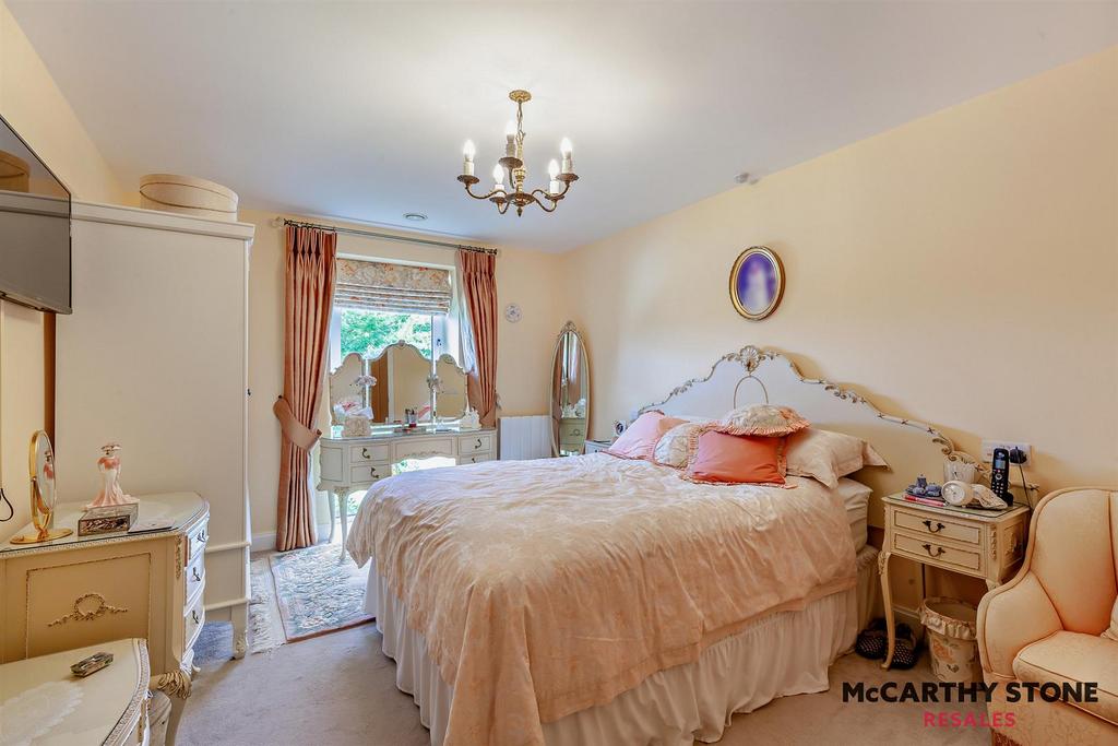 8610960-interior08-800.JPG