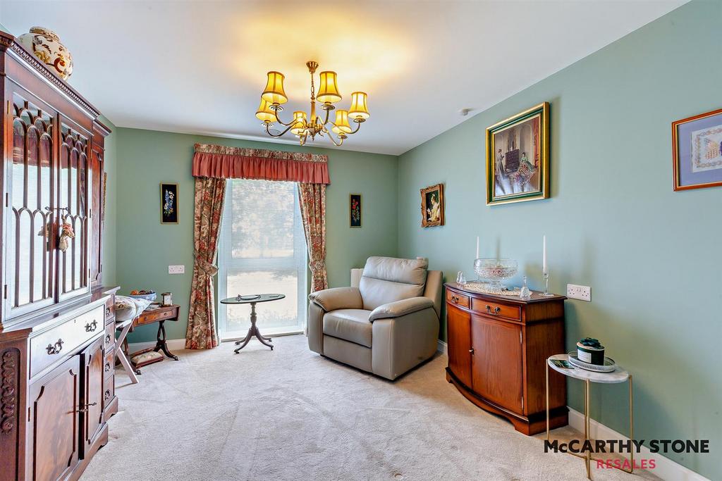 8610960-interior06-800.JPG