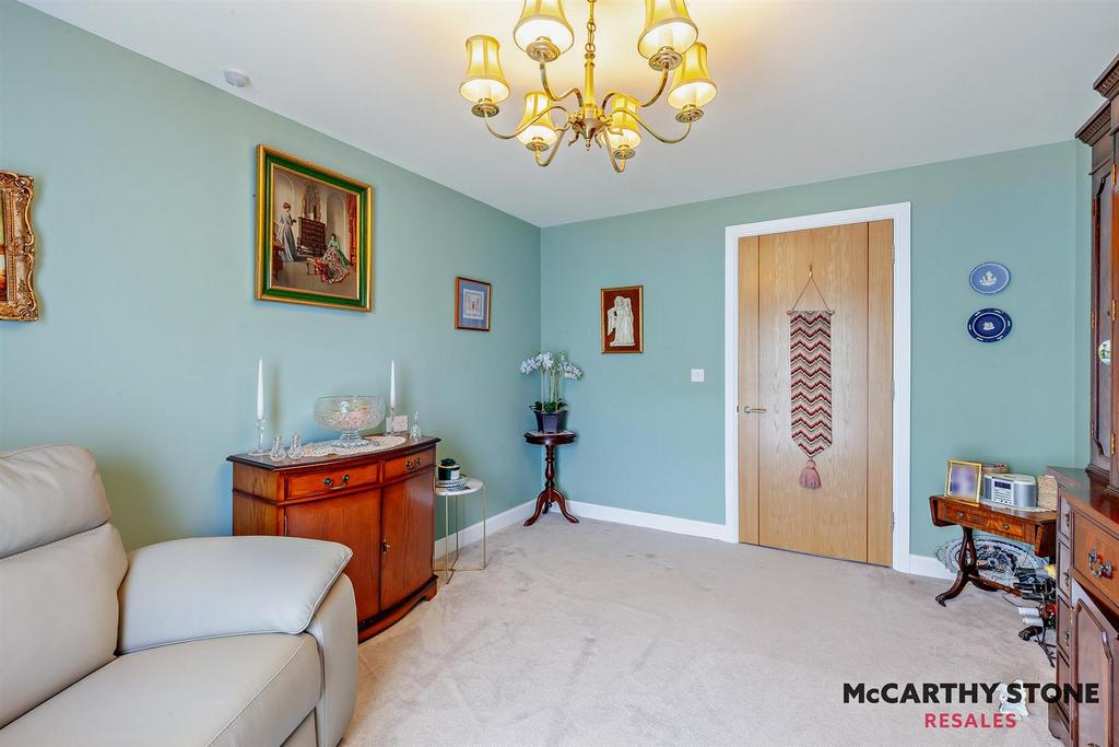 8610960-interior07-800.JPG