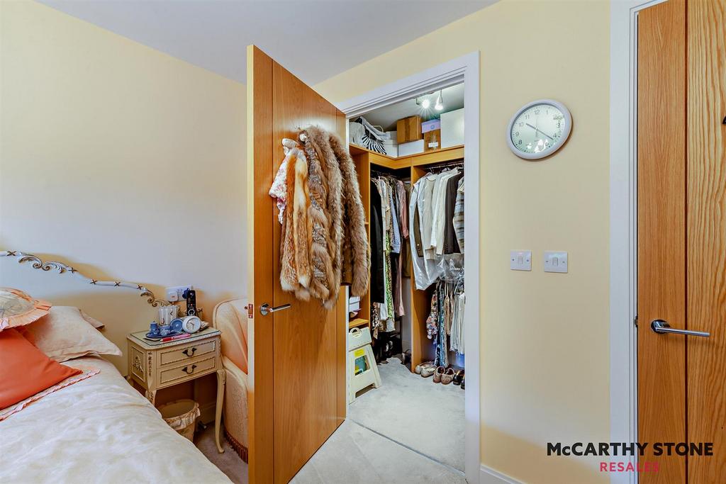 8610960-interior10-800.JPG