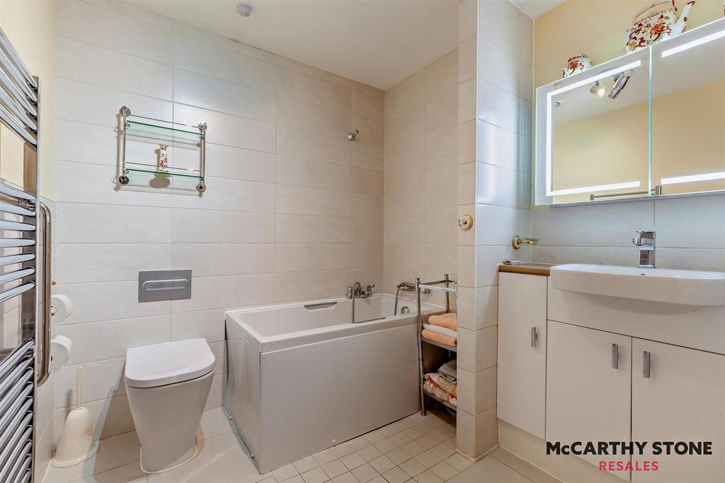 8610960-interior11-800.JPG