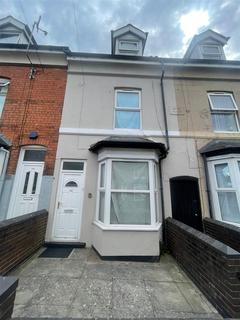 3 bedroom terraced house to rent, Sycamore Road, Smethwick