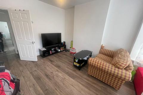 3 bedroom terraced house to rent, Sycamore Road, Smethwick