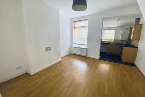 2 bedroom terraced house to rent, Dalton Avenue, Manchester M14