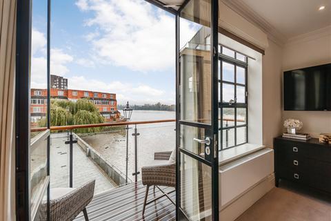 3 bedroom flat to rent, Palace Wharf, London W6