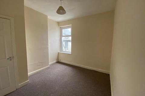 2 bedroom flat to rent, 233 Holton Road, Barry, The Vale Of Glamorgan. CF63 4HR