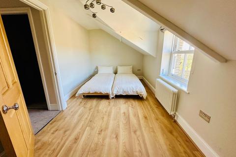 11 Ash Grove, Ilkley, LS29 8EP