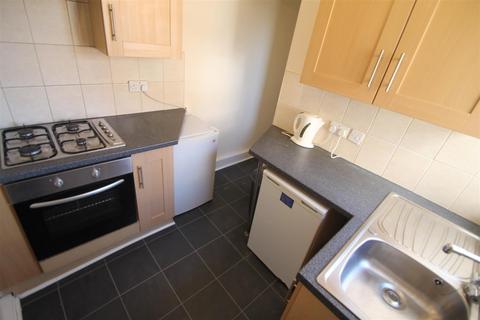 2 bedroom flat to rent, Maxwell Street, Saltwell, Gateshead