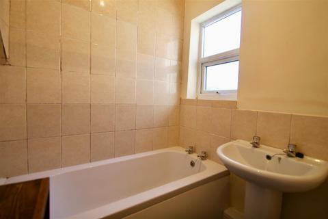 2 bedroom flat to rent, Maxwell Street, Saltwell, Gateshead