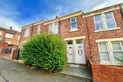 2 bedroom flat to rent, Maxwell Street, Saltwell, Gateshead